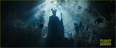 Angelina Jolie Spreads Her Wings For New Maleficent Poster Photo