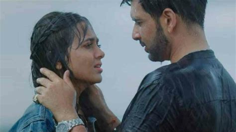 Karan Kundrra Tejasswi Prakashs New Romantic Track Baarish Aayi Hai