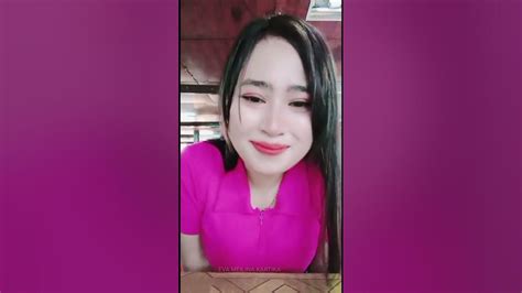 Cewek Cantik Baju Pink Belajar Live Tiktok Youtube