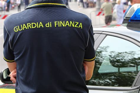 Traffico Di Droga Ed Armi Arresti In Italia Ed Europa