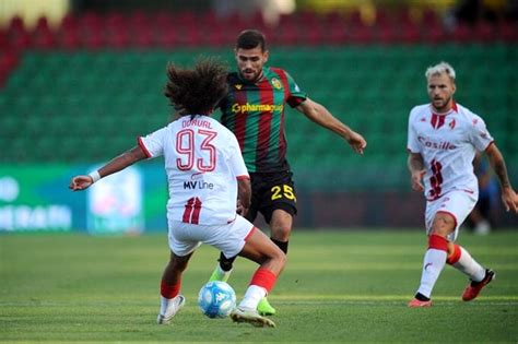 Ternana Bari La Diretta Del Match Dallo Stadio Libero Liberati