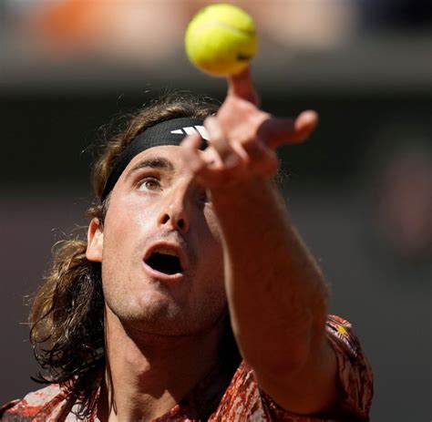 Tsitsipas F Hrt Feld Beim Stuttgarter Tennis Turnier An Welt