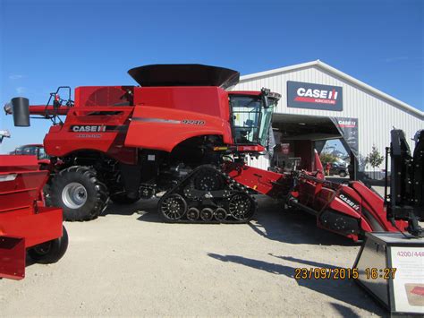 Rightside Of CaseIH 9240 Track Axial Flow Combine Farm Toys Tractors