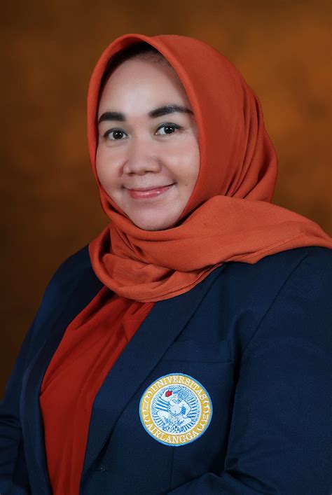 Esti Yunitasari Universitas Airlangga