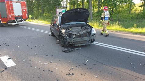 Wypadek na Wojska Polskiego Zderzyły się dwa auta Goleniów Nasze Miasto