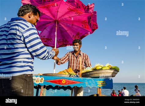 Mobile food stall at the beach Stock Photo - Alamy