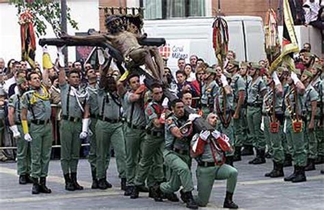 La Legión Traslada El Cristo De La Buena Muerte De Málaga Noticias De Andalucía El PaÍs