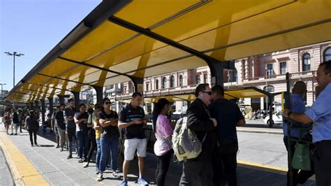 A qué hora se levanta el paro de colectivos hoy