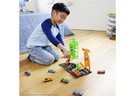 Купити Трек Хот Вілс Супер Заправна Станція Hot Wheels City Super Recharge Fuel Station Mattel