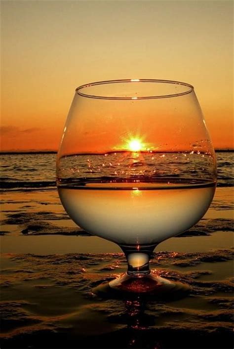 Pin By Kenda Secoy On Преломление света Wine Glass Photography Reflection Photography