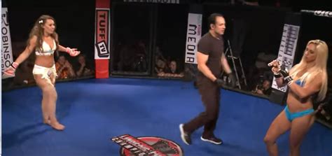 Hết hồn giải MMA bikini đánh nhau hỗn loạn tung đòn không chừa ai