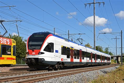 Rabe Auf Der S Verl Sst Den Bahnhof Dornach Bahnbilder De