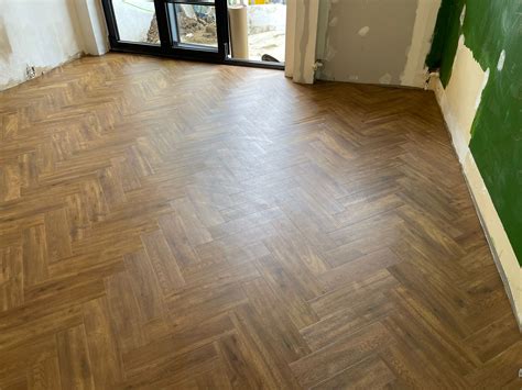 Amtico Signature Farmhouse Oak Installation In Kilburn The Flooring Group