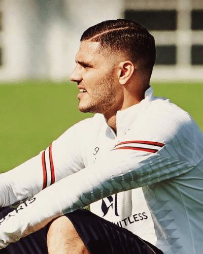 Mauro Icardi Haircut - Dr HairStyle