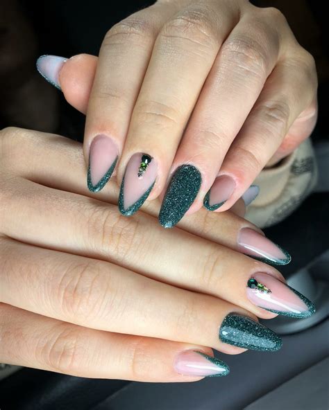 17 Emerald Green Acrylic Nails For A Chic Statement Nail Designs Daily