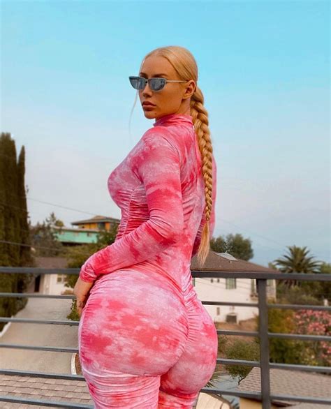 Iggy Azalea Shows Thick Thighs Save Lives With Frontside Twerk The Blast