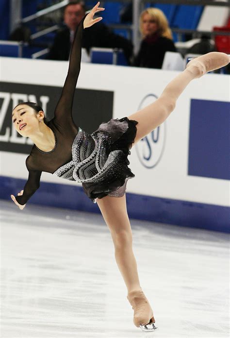 10 Best Kim Yuna Figure Skating Costumes To Hopefully Convince Her To