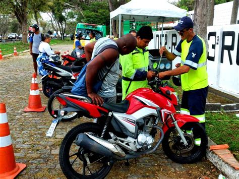 Motociclistas participam de ação educativa na BR 101 em Campos