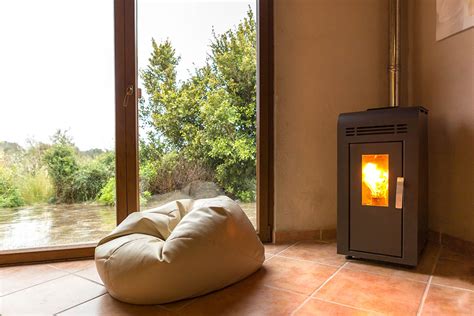 Stufa Pellet Per Riscaldare Casa Con Un Occhio Al Design E Uno Al