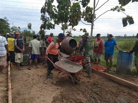 Pra TMMD Sengkuyung Di Desa Kahuman Warga Bersama TNI Dan Polri