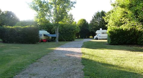 Aire Pour Camping Cars Les Rives Du Lac Auvergne Destination