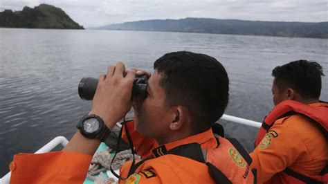 5 Upaya Pencarian KM Sinar Bangun Dari Alat Canggih Hingga Dukun