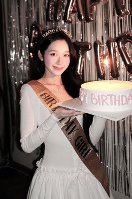 Hot girl Tây Bắc từng bán đồ ăn vặt gây sốt ở Hoa hậu Quốc gia Việt Nam Vietnam vn