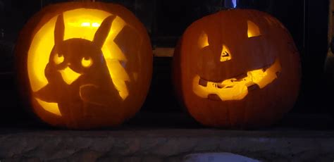 Joining in on the pikachu pumpkin carving pictures. : r/PikachuMemes