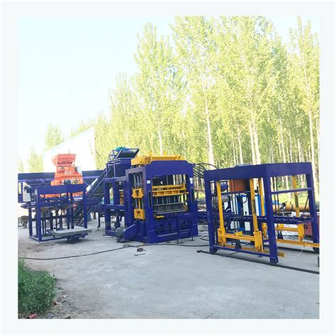 Qt Full Automatic Hydraulic Concrete Hollow Hourdis Curbstone Paver