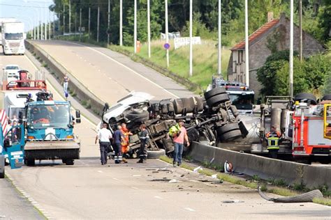 Un Semi Remorque Se Renverse Sur La N L Avenir