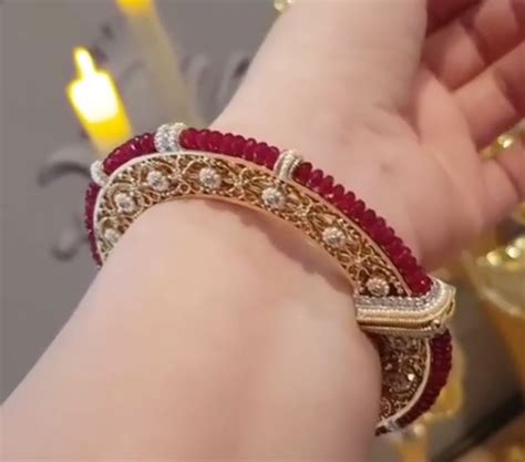 Pin By Meenu Jain On Jewllery Gold Jewelry Prom Bangles Jewelry