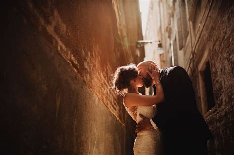 Blog LOOKSLIKEFILM Cute Couples Photos Wedding Photoshoot Couple