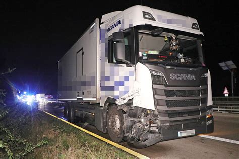 Unfall A4 Laster Kracht Bei Dresden In Pannen Volvo Stundenlange