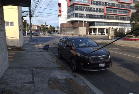 Vecinos De La Colonia Estatuto Jur Dico Denuncian Cables Sueltos De