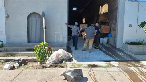 Se incendia carpintería en la colonia Rafael Buelna Culiacán Luz