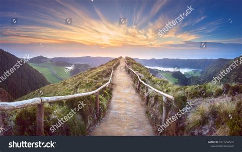 189,348 Path Sunrise Images, Stock Photos & Vectors | Shutterstock