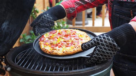 Pitmaster King 4pc Cast Iron Pizza Stone Round Griddle Skillet With Handles Pizza Cutter