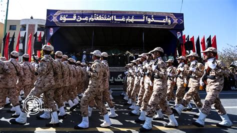 Photo: Iranian Armed Forces show power in military parade in Isfahan