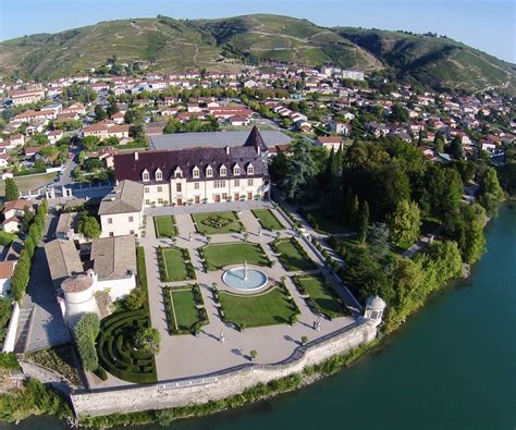 Patrimoine Le Ch Teau D Ampuis Vu Du Ciel