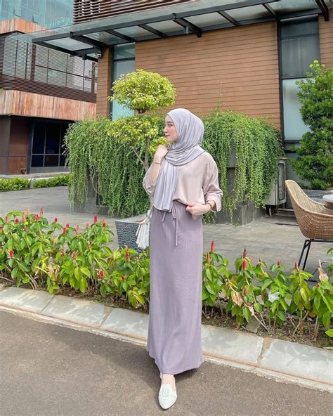 10 Ootd Hijab Padu Padan Rok Untuk Bukber