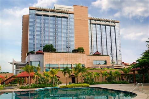 Hotel in Kochi | Crowne Plaza KOCHI - TiCATi.com