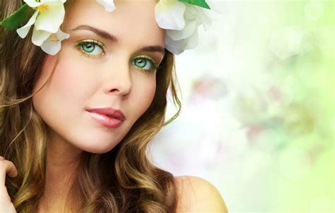 Wallpaper Look Girl Flowers Makeup Brown Hair Wreath Green Eyes