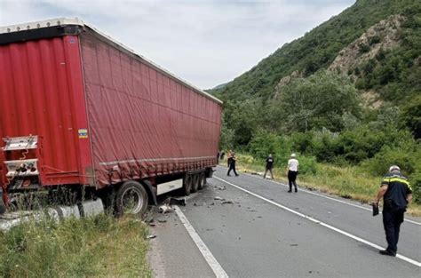 Un motociclist de 45 de ani a murit într un accident pe DN 6