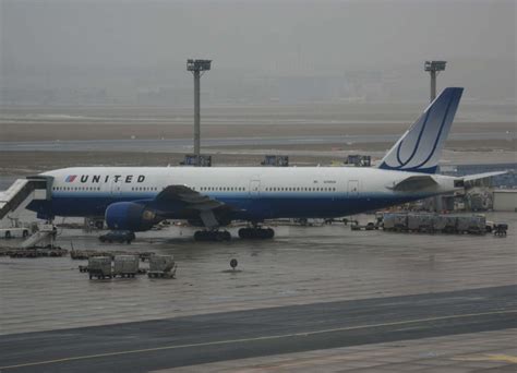 United Airlines, N780UA, Boeing 777-200 ER, 2010.01.19, FRA, Frankfurt ...