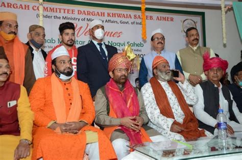 Mukhtar Abbas Naqvi Offers Chadar At Dargah Ajmer Sharif On Behalf Of