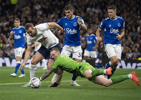 Tottenham Alerted To Strange Delay In Jordan Pickford S New Everton Deal