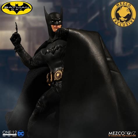 One 12 Collective Batman Ascending Knight Black Variant Mezco Toyz