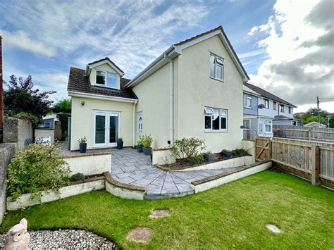 3 Bed Detached House For Sale In Clifford Avenue Kingsteignton Newton