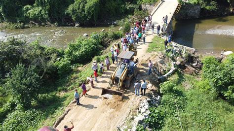 Estamos iniciando pavimentando de carretera en Agua Fría Estado de