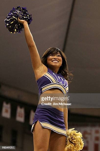 941 Washington Huskies Cheerleaders Stock Photos, High-Res Pictures, and Images - Getty Images